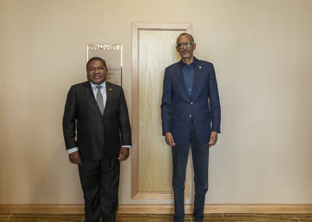 Perezida Kagame yakiriye anagirana ibiganiro na mugenzi we Filipe Nyusi ...