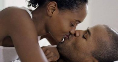 Menya inyungu umubiri wacu wungukira mu gusomana n’abakunzi bacu