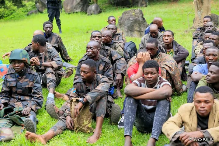 Abasirikare ba FARDC bariguhungira mu Rwanda(Amafoto) - Teradig News