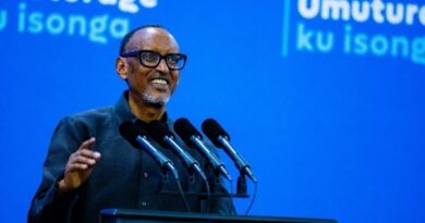 Kagame urged leaders to improve performance or step down