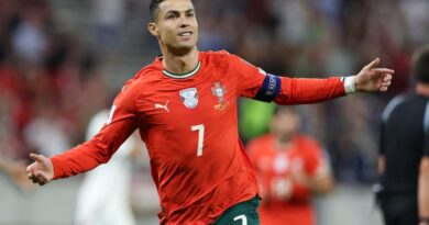 Cristiano Ronaldo arinze asaza atarakora ikintu gikorwa na benshi muri ruhago